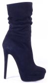 Модные женские ботильоны выполнены из высококачественной замши тёмно-синего цвета, на платформе и высоком каблуке 15 см. Верх модели выполнен гармошкой. Подкладка байка.