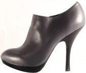 Женские ботинки – туфли на платформе и каблуке 13 см. Модель выполнена из натуральной кожи серого цвета, обувь на каждый день. Стелька и подкладка – кожа. Модель представлена ещё в чёрном цвете.